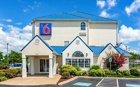 Motel 6 Chattanooga Downtown